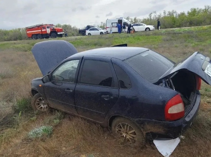В Харабалинском районе перевернулся легковой автомобиль