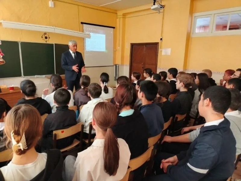 В харабалинской сельской школе прошёл урок мужества