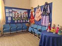 В Михайловке оформили информационный уголок «2026 Год единства народов России»