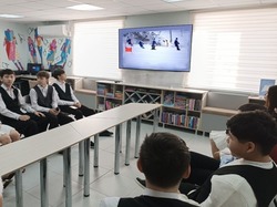 Юных харабалинцев подробно познакомили с зимними видами спорта