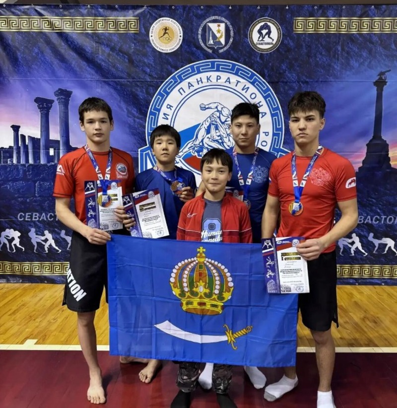 Харабалинцы приняли участие в соревнованиях по панкратиону в Севастополе