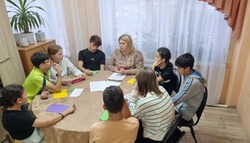 В харабалинском соццентре прошла деловая игра «Не отнимай у себя завтра»