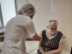 В воленском соццентре провели вакцинацию против гриппа