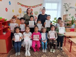 В Харабали провели арт-час для детей «Образ женщины в художественном искусстве»