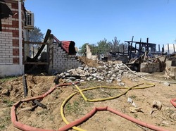 В Хошеутово загорелись два жилых дома и три хозпостройки