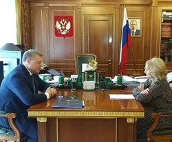 Астраханский губернатор на федеральном уровне обсудил развитие здравоохранения 