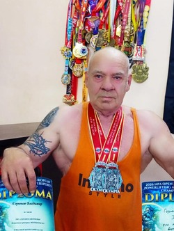 Харабалинский спортсмен принял участие в соревнованиях по силовым видам спорта в Сочи