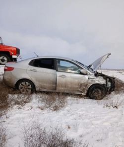 В Харабалинском районе столкнулись два легковых автомобиля