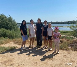 В Селитренном провели экологический час «Чистый берег»