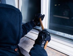 Харабалинец похитил и выкинул юбилейную медаль Победы