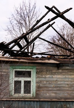 В харабалинском селе горел жилой дом 