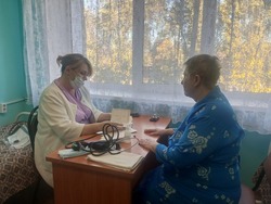 В воленском соццентре провели медицинский осмотр получателей социальных услуг