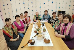 Харабалинцев познакомили с культурным наследием и обычаями страны