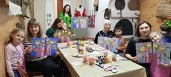 В Харабали состоялся мастер-класс по живописи «Тюльпан – улыбка весны»