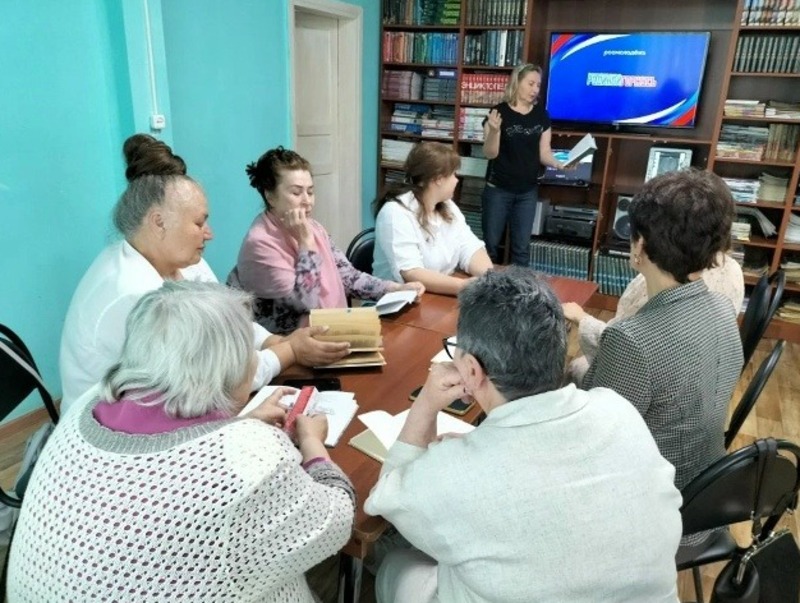 Харабалинцы встретились с представителями избирательной комиссии