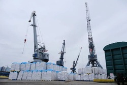 В Астраханском морском порту запущен новый сервис по доставке грузов из России в Азию